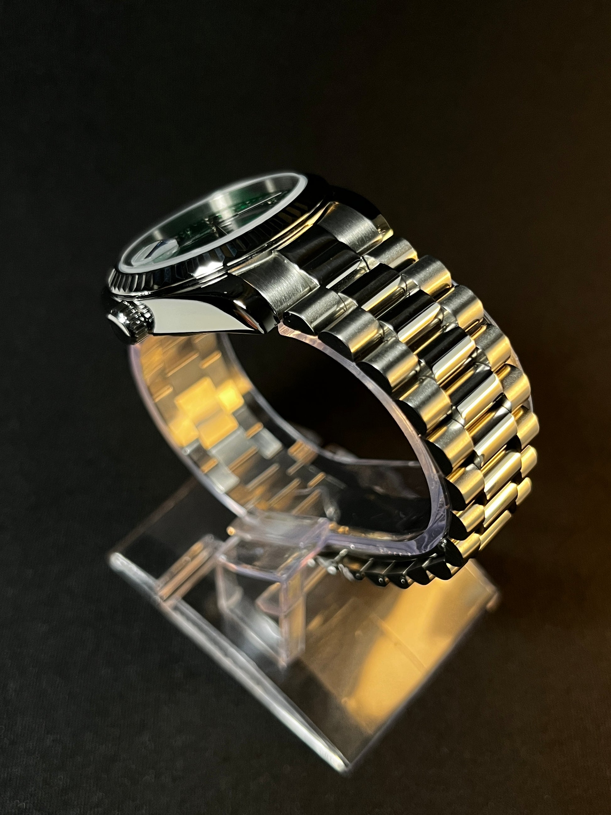 Emerald Green - Arabic Seiko dial - SeyaWatches